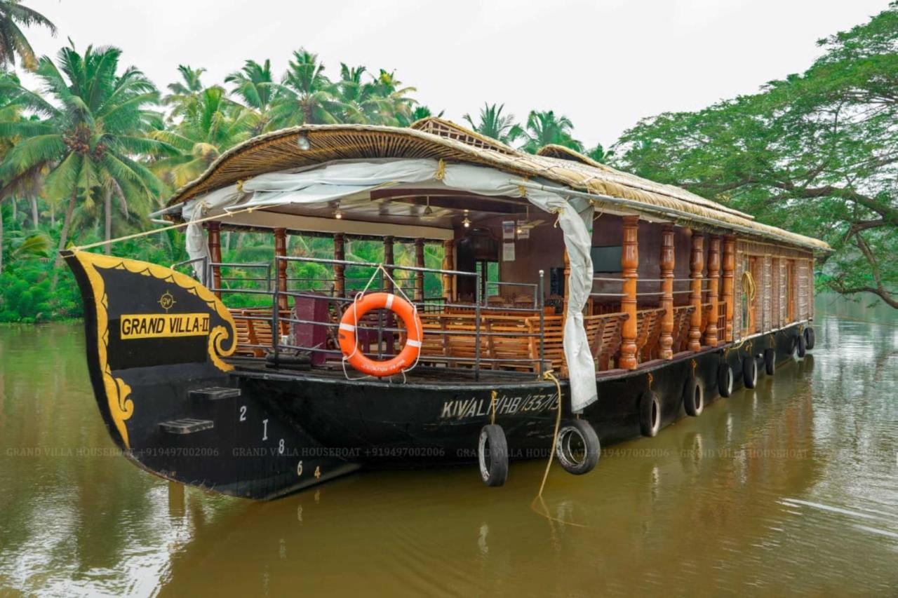 Grand Villa Houseboat Kumarakom Exterior foto